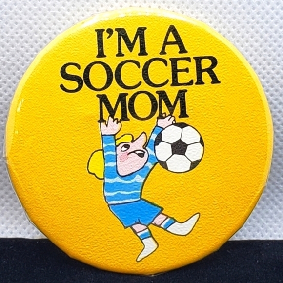 Vintage I'm A Soccer Mom Button Pin 70s 80s - Picture 1 of 2